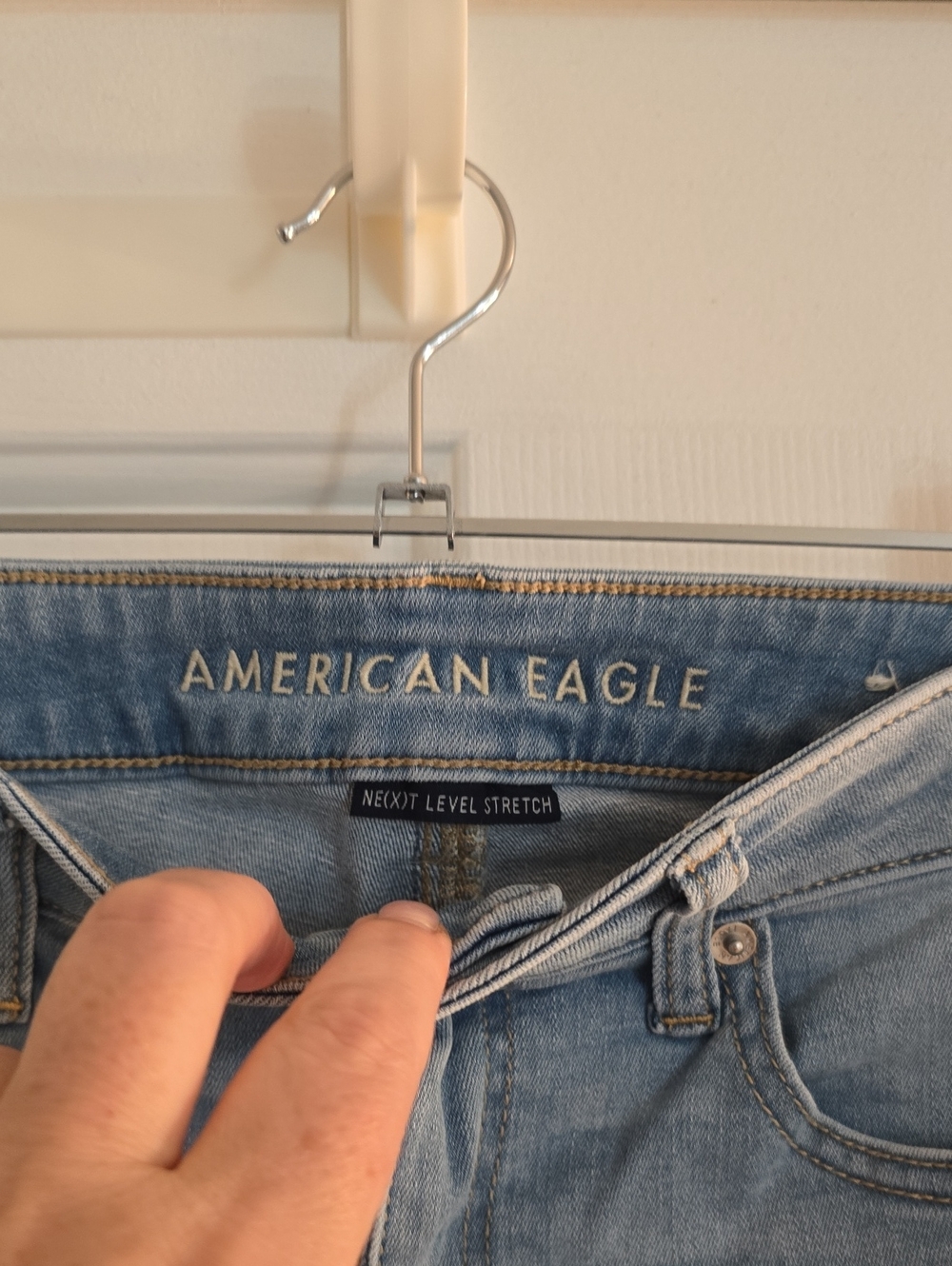 American Eagle Outfitters Light Wash Denim Roll-Cuff Women's Shorts - Picture 2 of 5